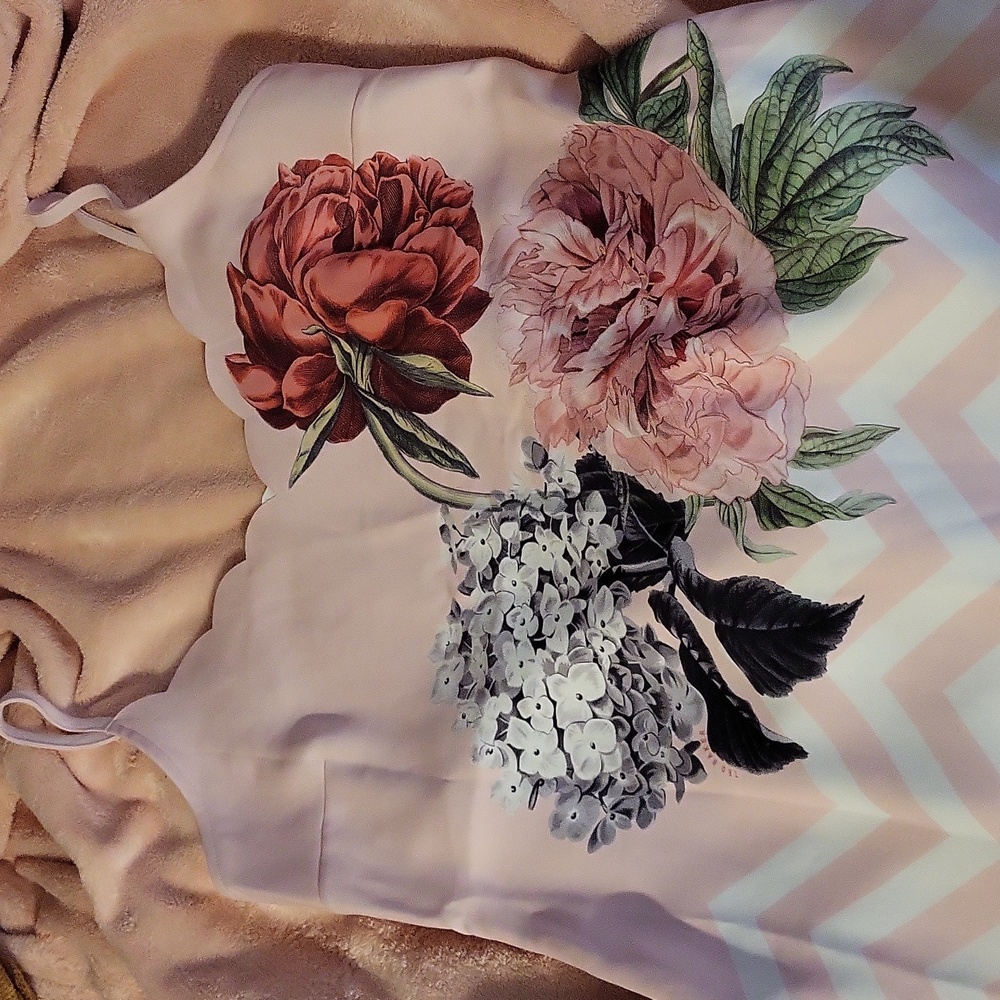 NWOT Ted Baker Palace Gardens scalloped cami top